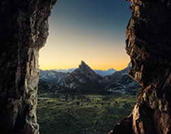 Семьи с двумя и более детьми могут оформить новую выплату на Госуслугах. Как её получить